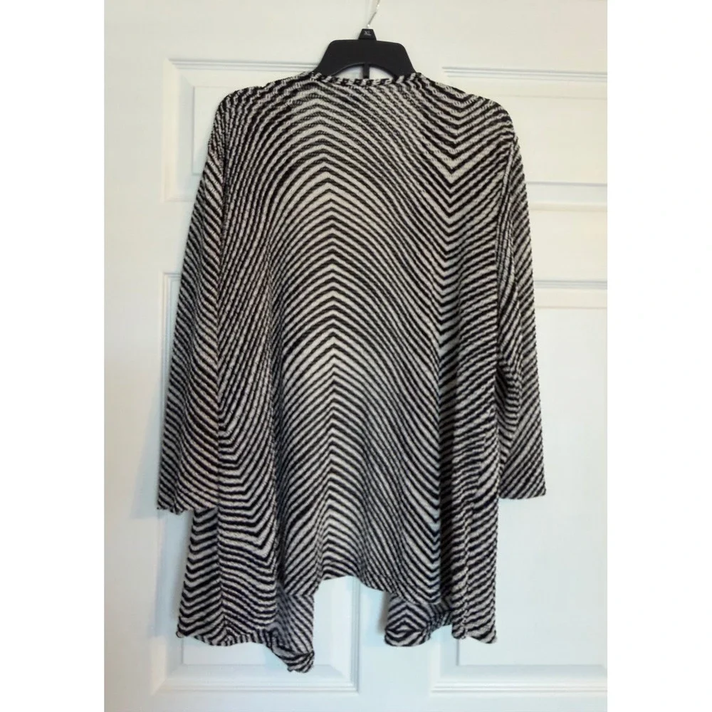 Chico's Black White Chevron Zig Zag Open Front Cardigan Sweater Size 3 XL
